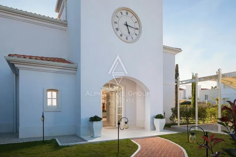 Villa di Lusso a Poreč: Un Rifugio di Eleganza con Vista Panoramica sul Mare – 3