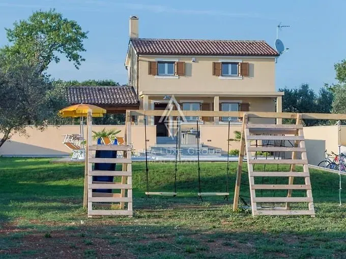Fažana, Istria: Villa Esclusiva con Vista Mare Mozzafiato e Piscina – 2