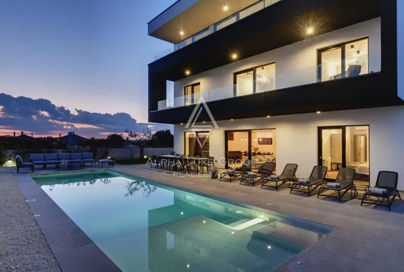 Villa moderna e lussuosa con piscina e vista panoramica sul mare, Pola, ISTRIA – 3