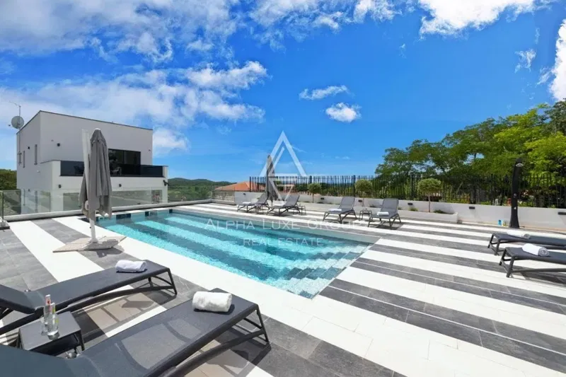 Bella villa moderna in un ampio giardino con piscina e vista sul mare, ,San Lorenzo del Pasenatico, ISTRIA – 2