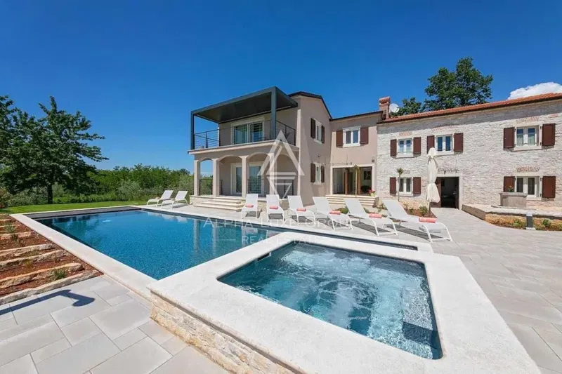Impressive villa with a spacious garden, surrounded by beautiful nature, Kaštelir, ISTRIA – 3