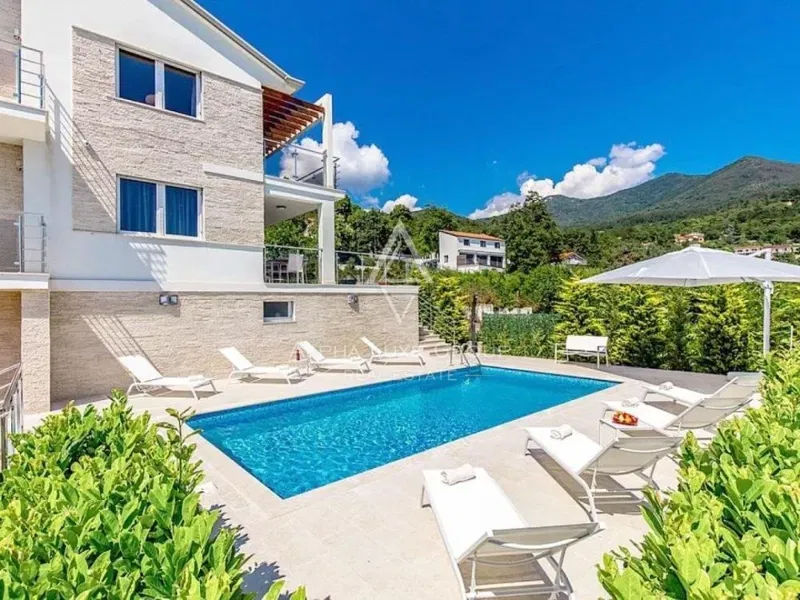 Luxury villa with pool and beautiful garden, Istria, Opatija – 2