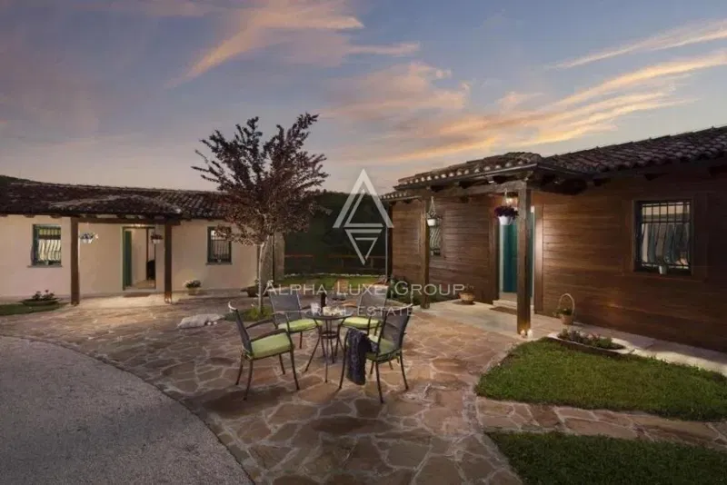 A modern resort with a pool surrounded by nature, Istria, Motovun – 3