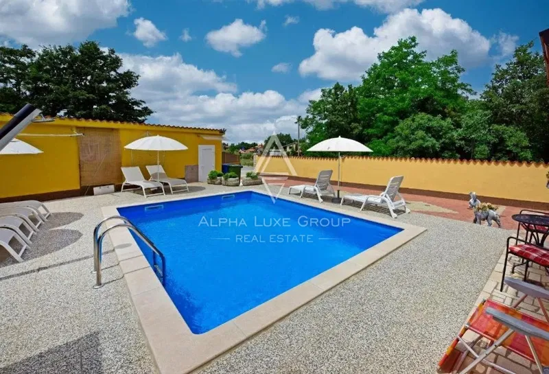 House with pool and five apartments, Istria, Poreč – 3