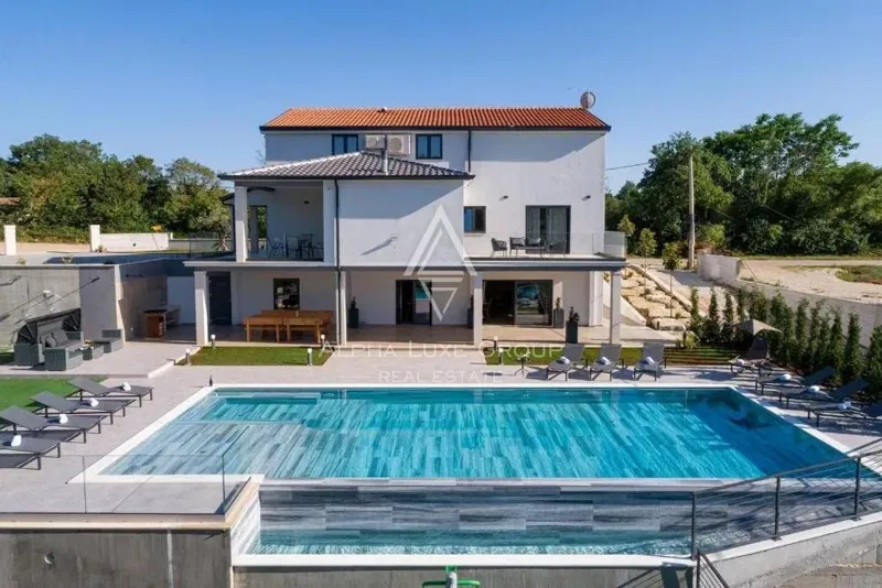 Dom Tinjan, 420m2 – 2