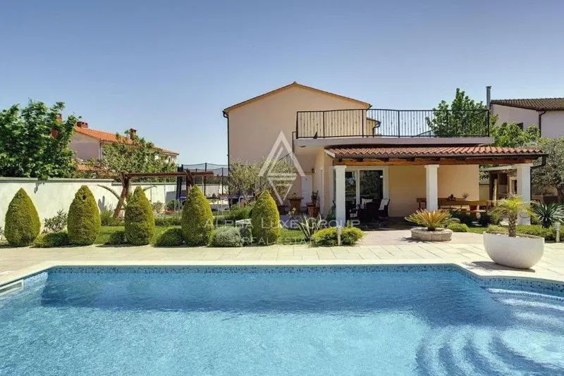 House with a fairytale garden and pool near the sea, Istria, Medullin – 2