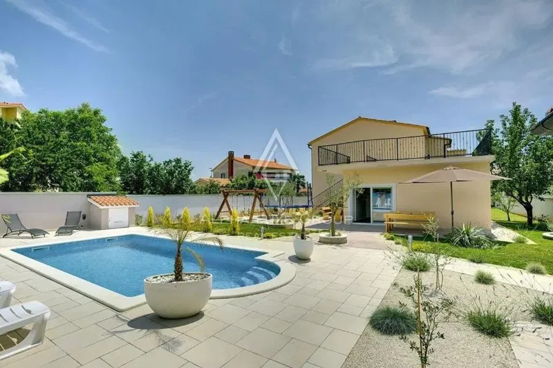 House with a fairytale garden and pool near the sea, Istria, Medullin – 3