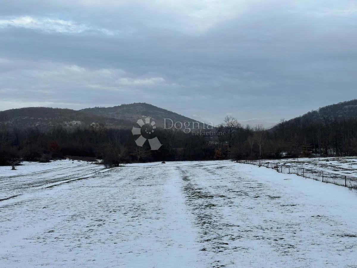 Teren budowlany Ličko Cerje, Lovinac, 4.350m2