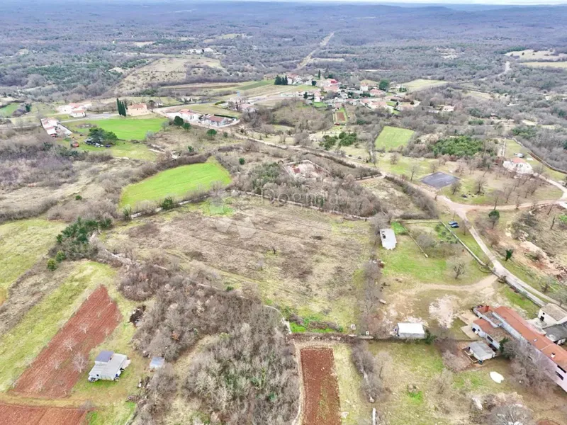 Teren budowlany Krmed, Bale, 1.570m2 – 2
