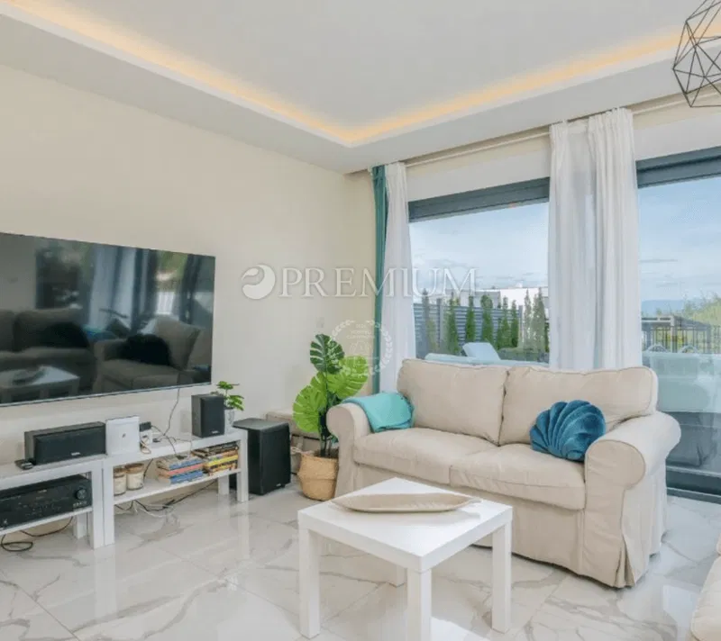 Malinska, moderan stan 250 m od mora! – 2