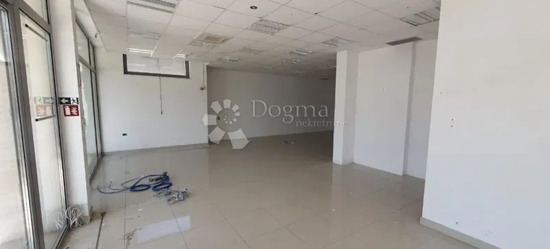 Business premise Caska, Novalja, 120m2 – 2