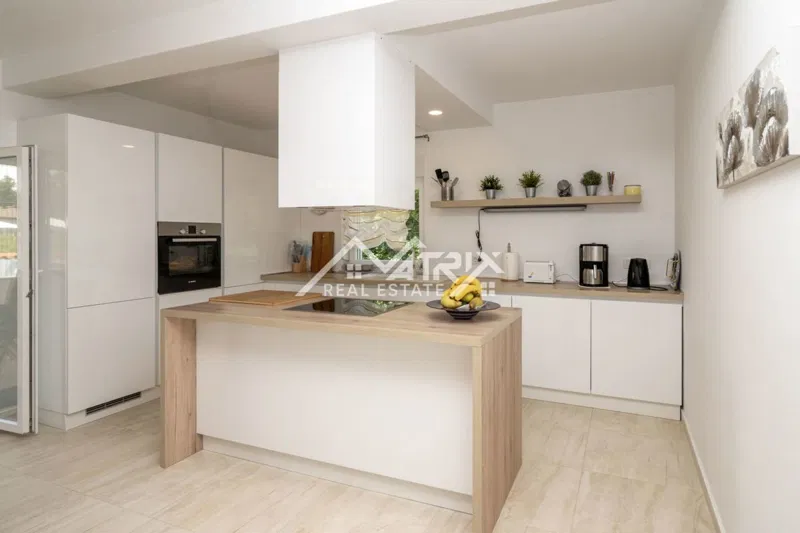 Poreč, vila z dvema apartmajema in bazenom blizu morja – 2