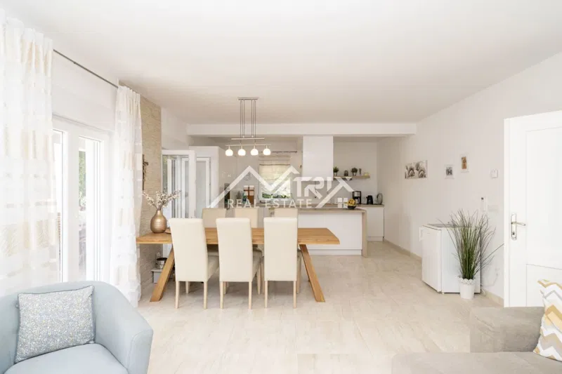 Poreč, vila z dvema apartmajema in bazenom blizu morja – 3