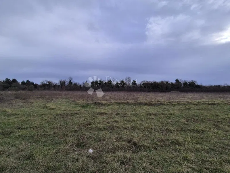 Agricultural land Šišan, Ližnjan, 652m2 – 2