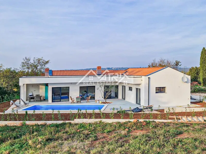 Rovinj okolica, moderna prizemnica s bazenom i vrhunskom opremom – 3