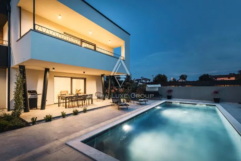 Umag, Istria: Villa moderna con piscina e appartamenti – 2
