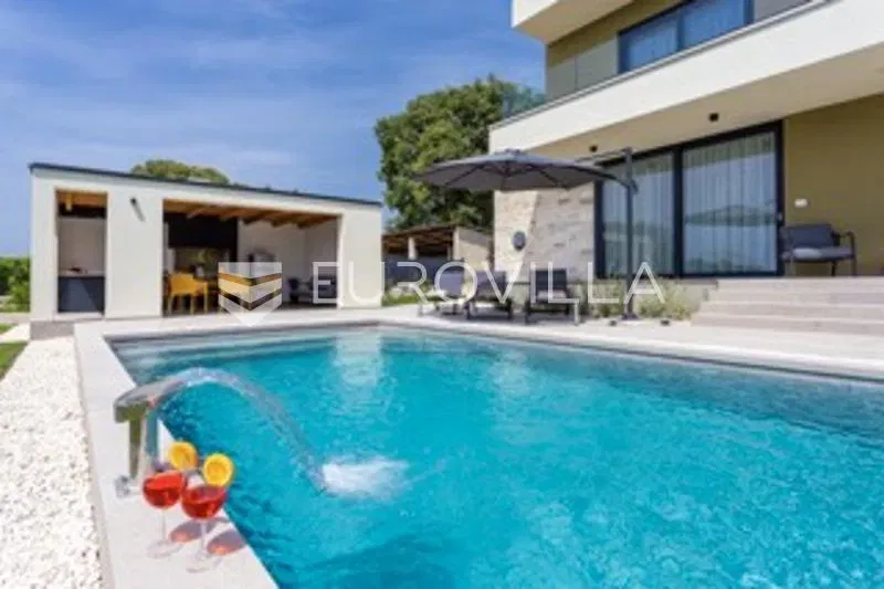 Istria, Smoljanci - quality and modern detached house, 208 m², heated swimming pool 40 m² – 2