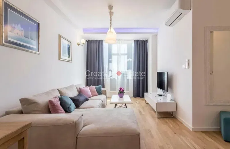 Split 3 – Két hálószobás penthouse garázshellyel bérlésre – 2