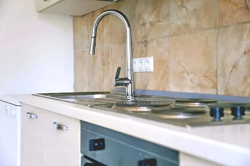 Dobrinj, dintorni, casa indipendente con due appartamenti e piscina! – 3