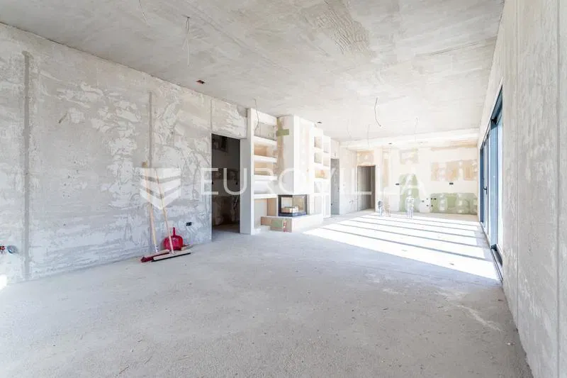 Kaštel Lukšić, family villa with swimming pool in advanced roh bau phase – 3