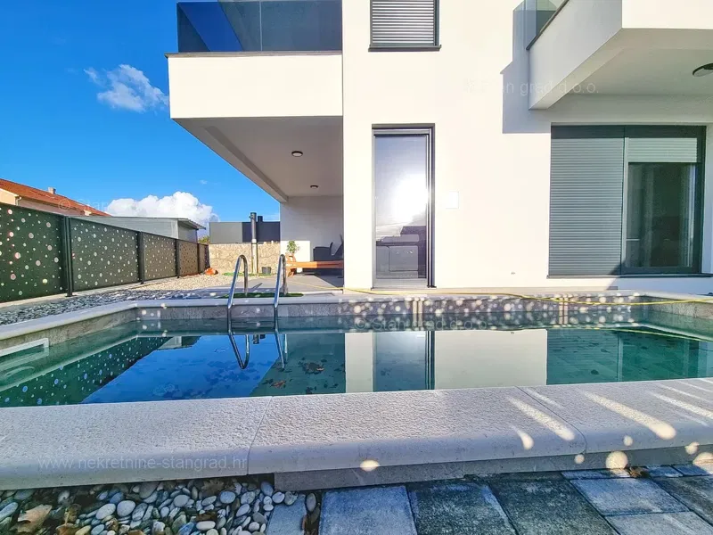 Malinska, casa moderna di nuova costruzione con giardino e piscina! – 2