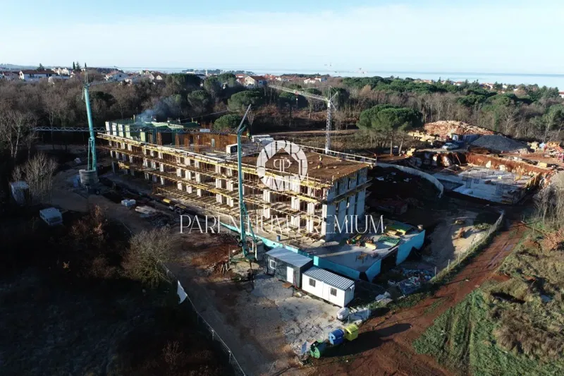 Luxurious spacious apartment on the 2nd floor 800m from the sea – 3