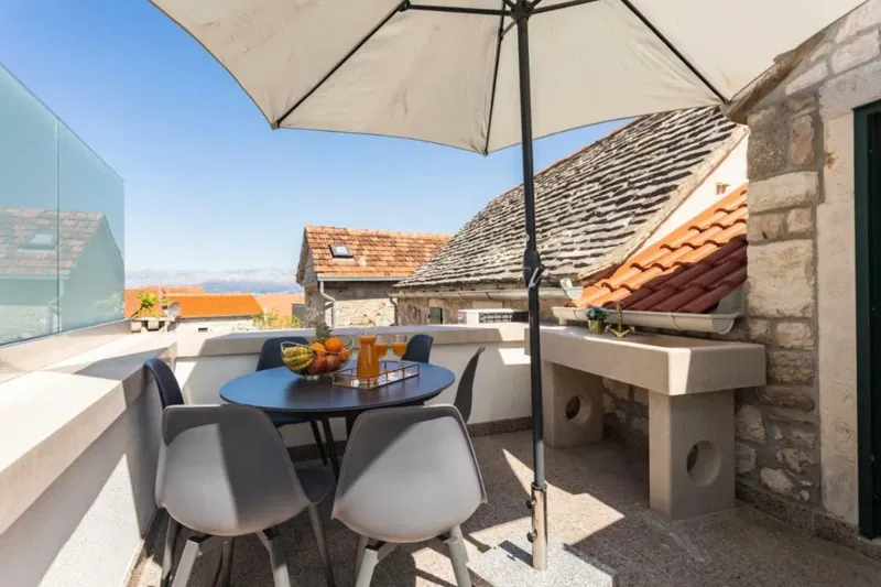 Casa in pietra in posizione pittoresca – 2