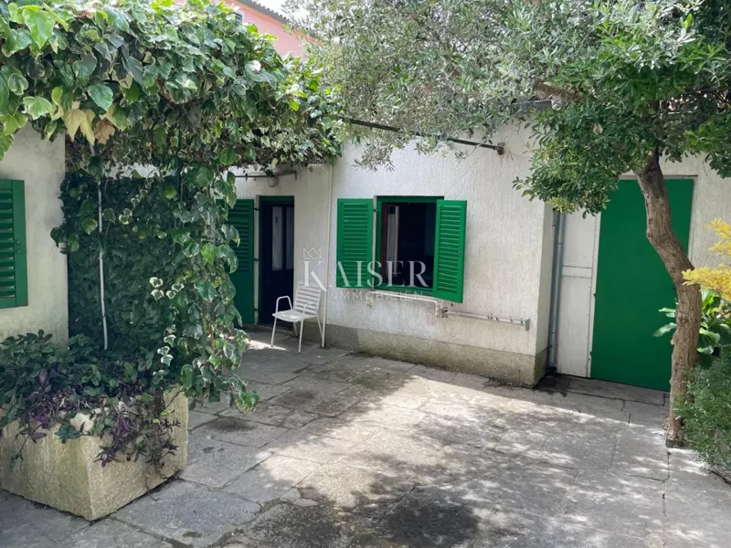 Storia, fascino e opportunità di investimento: ex monastero del XV secolo con ampio giardino a Osor. – 3