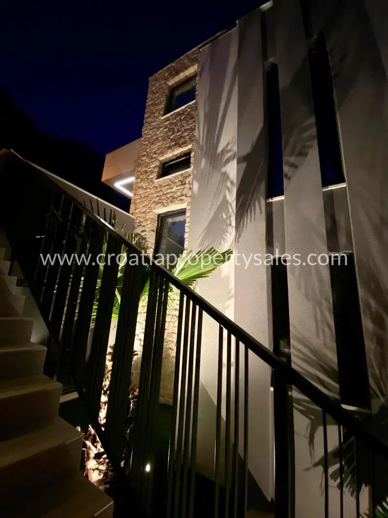 Makarska, villa for sale, 1.450.000 € – 3