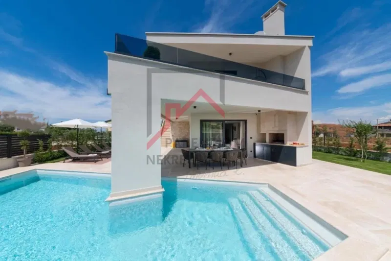 Beautiful modern villa not far from the sea and the city center! – 3