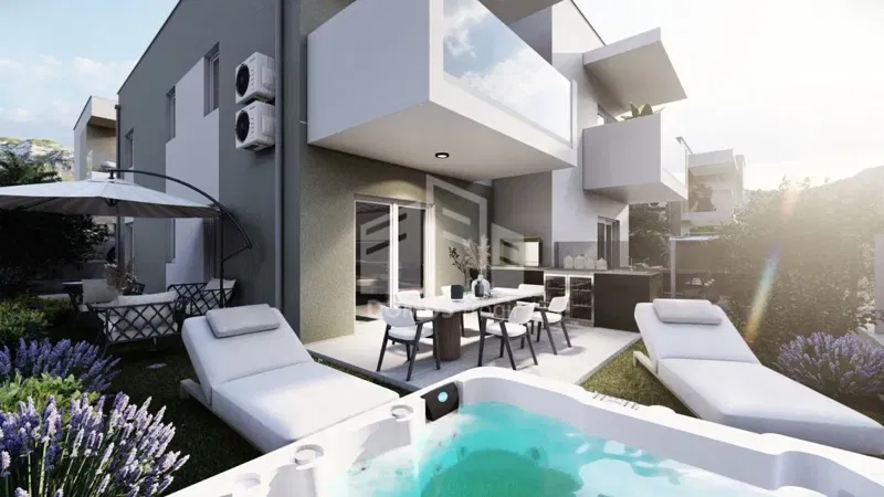 K. SUCURAC*** Two-room apartment on the ground floor with a garden! – 3