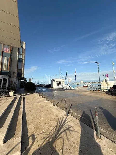 Üzlethelyiség Umag – 2