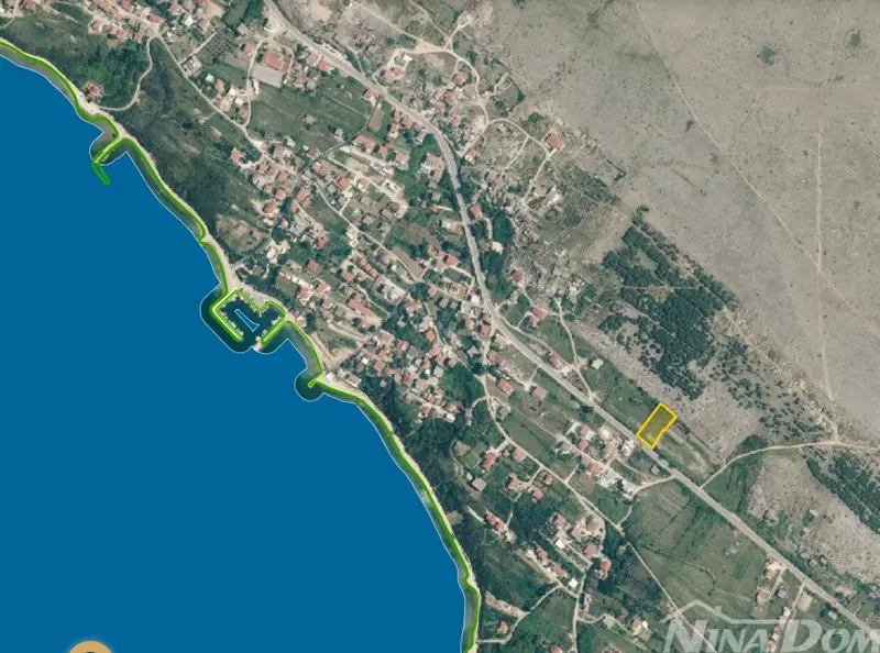In vendita – Terreno edificabile lungo la strada principale - Rtina Miočići, 1688 m² – 3