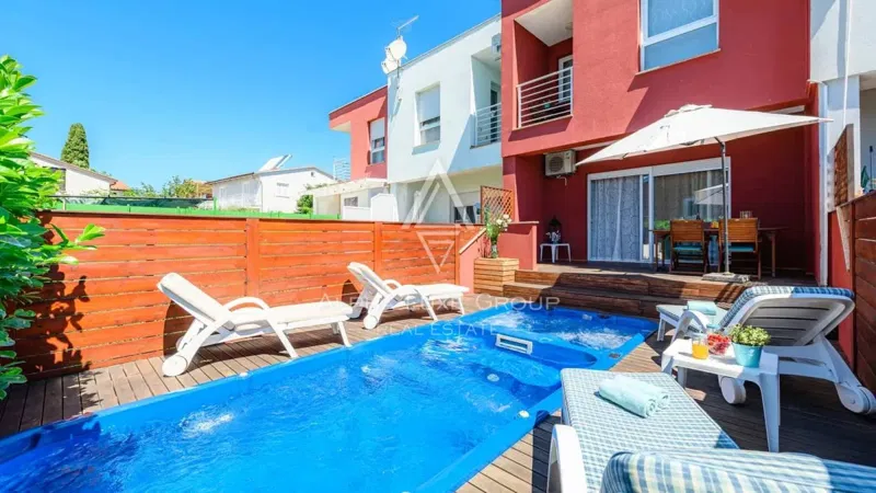 Umag, Istria – Modern two-story apartment with pool – 2