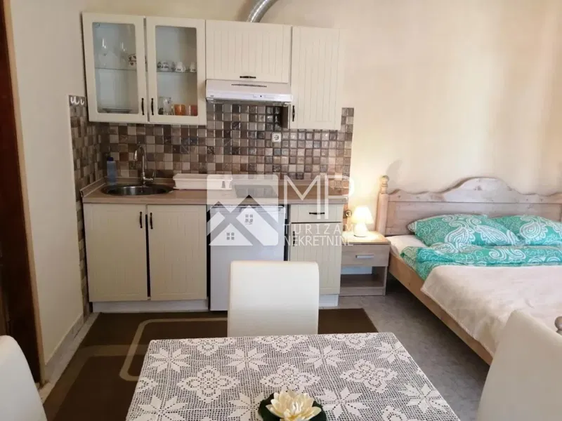 Medulin, detached house with 4 apartments, sea view – 2