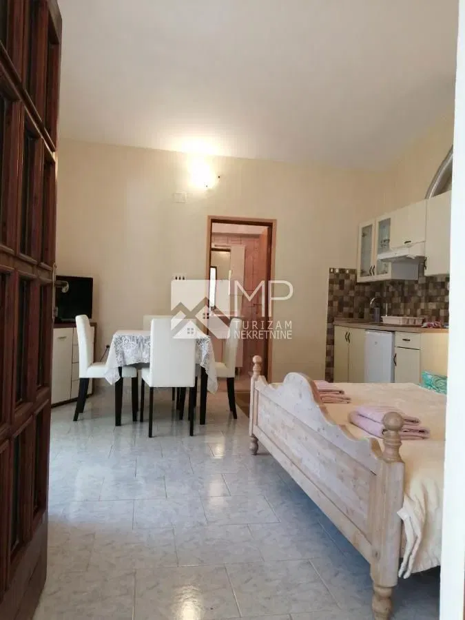 Medulin, detached house with 4 apartments, sea view – 3