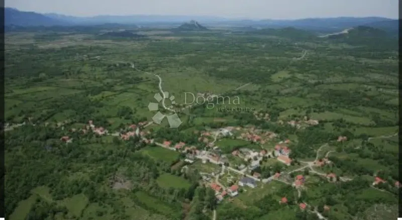 GRAĐEVINSKO ZEMLJIŠTE LOVINAC  ATRAKTIVNA POZICIJA LIKA