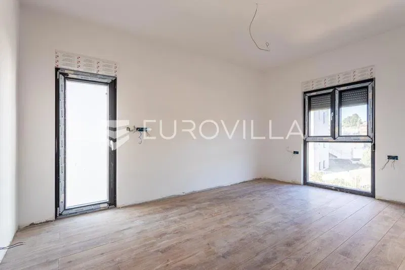 Rogoznica, Zečevo Rogozničko, excellent three-bedroom apartment on the 2nd floor – 2