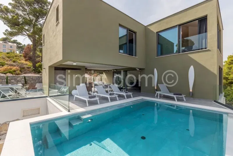 Modern villa with pool in a charming bay, Brac – 2