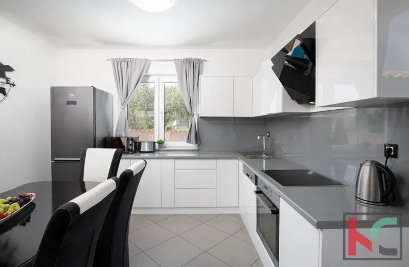 Istria, Loborika, casa con piscina, 3 camere da letto + soggiorno, vicino alla città di Pola #vendita – 3