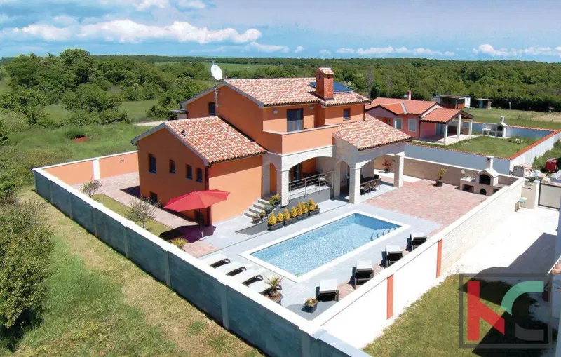 Istria, modern villa with pool 337m2, near Pula – 2