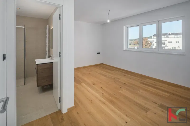 Rovigno, appartamento su due piani, 171 m2 in una nuova costruzione, 4 camere da letto + soggiorno con due posti auto in garage, # in vendita – 3