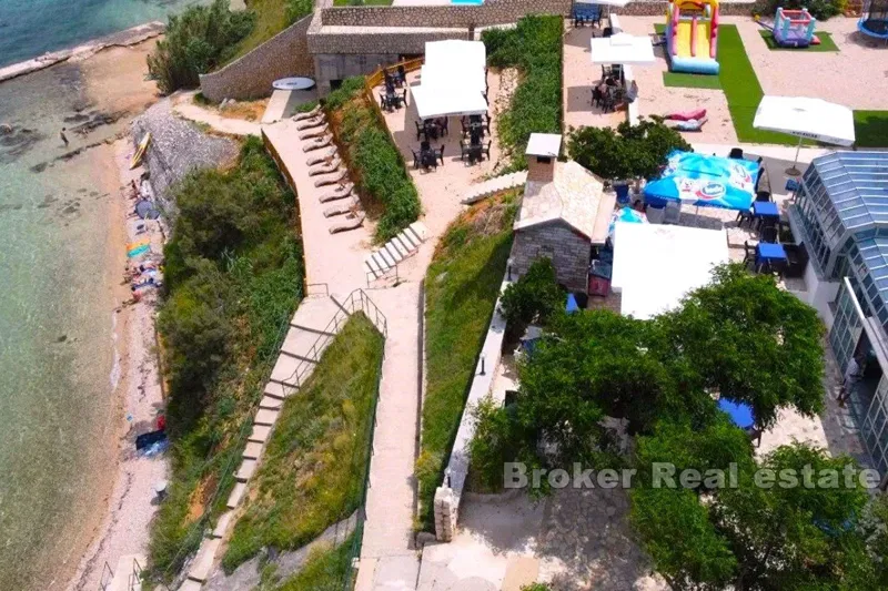 Obiteljski hotel prvi red do mora