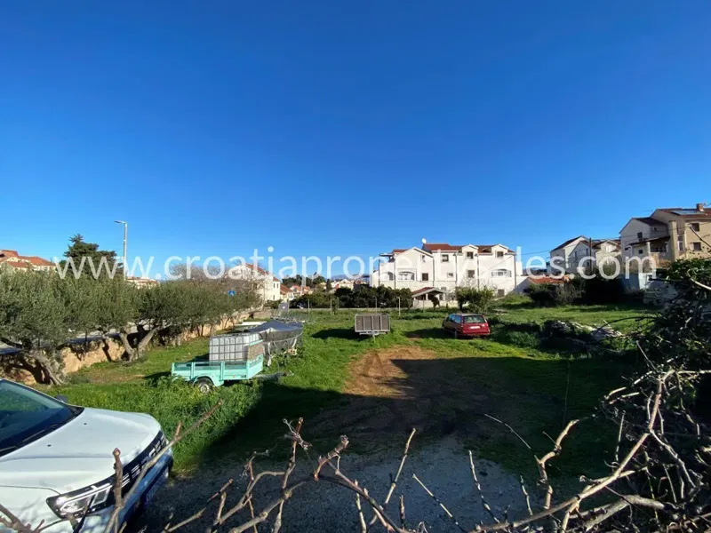 Brac, building land for sale, 198.000 € – 3