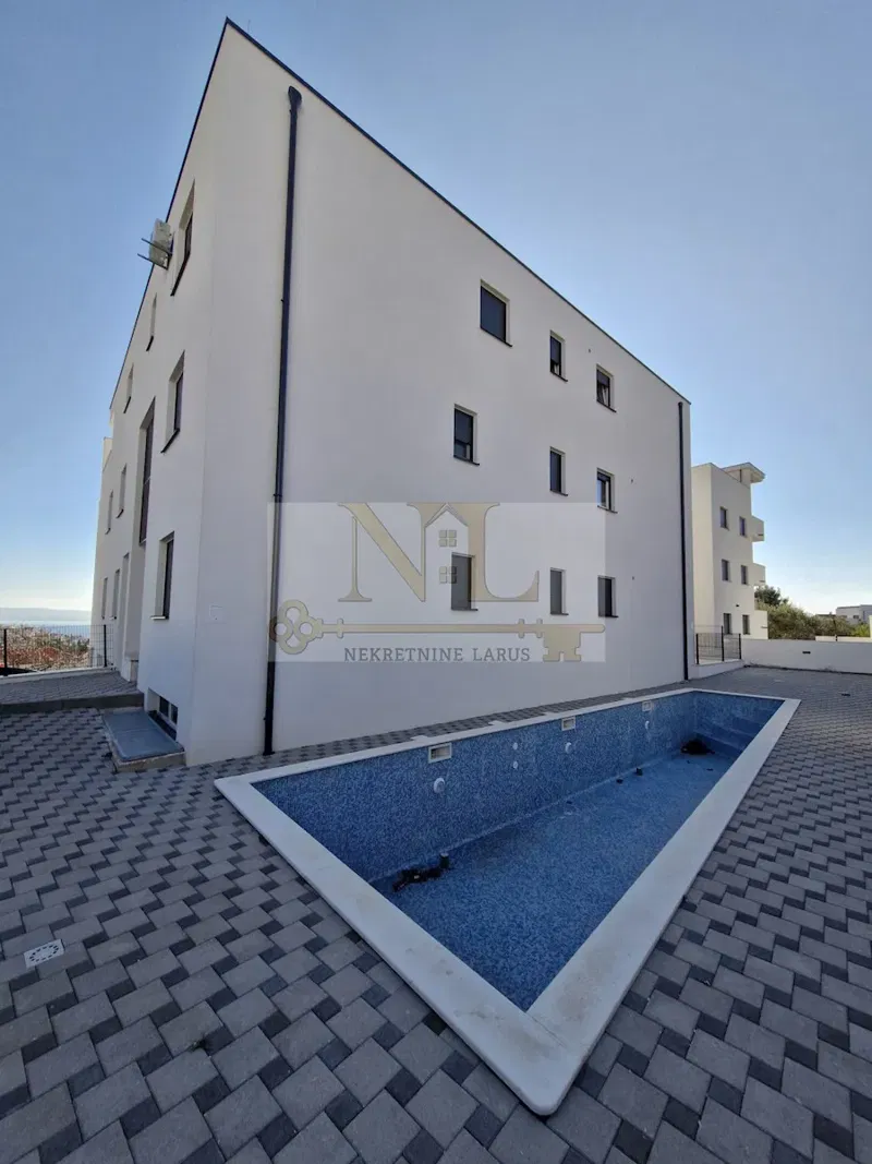 Apartment S8, large balcony, shared pool, Okrug Gornji – 2