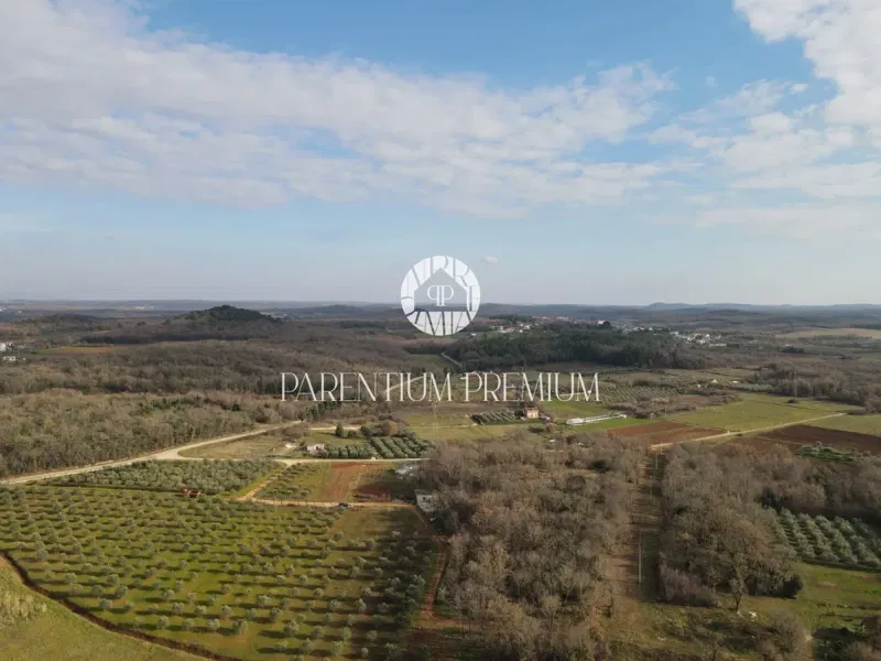 Building land 2 km from the sea and the city center – 2