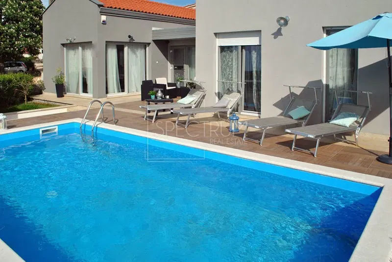 Poreč area, single-storey house with swimming pool – 2