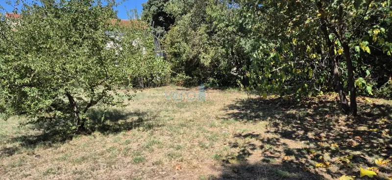 Isola di Krk, Omišalj, terreno 821 m2, vicino al centro città, vendita – 2