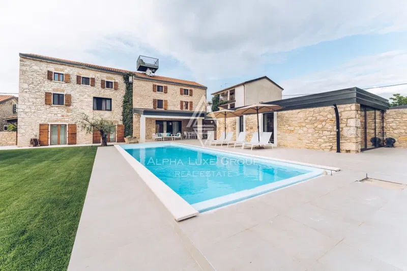 Novigrad, Istria: Luxury stone villa with pool – 2