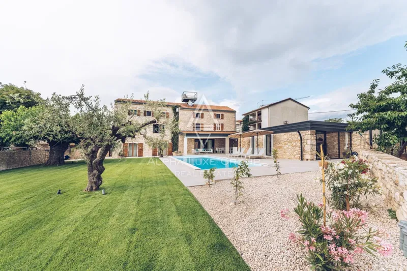 Novigrad, Istria: Luxury stone villa with pool – 3